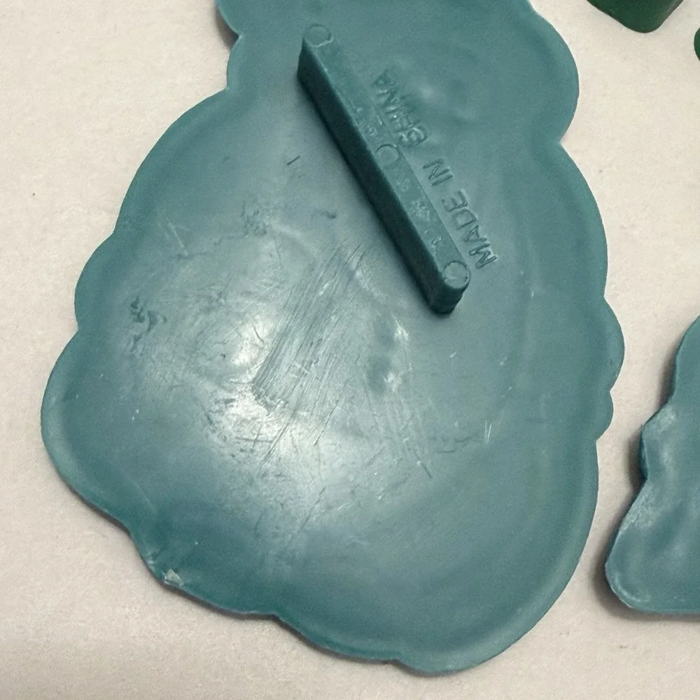 VTG Cookie Cutter LOT VTG Silver Metal Green Plastic Christmas Kitsch Retro Deco